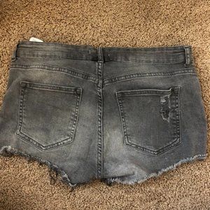 H&M Womens 6 Black Raw Hem Distressed Booty Shorts